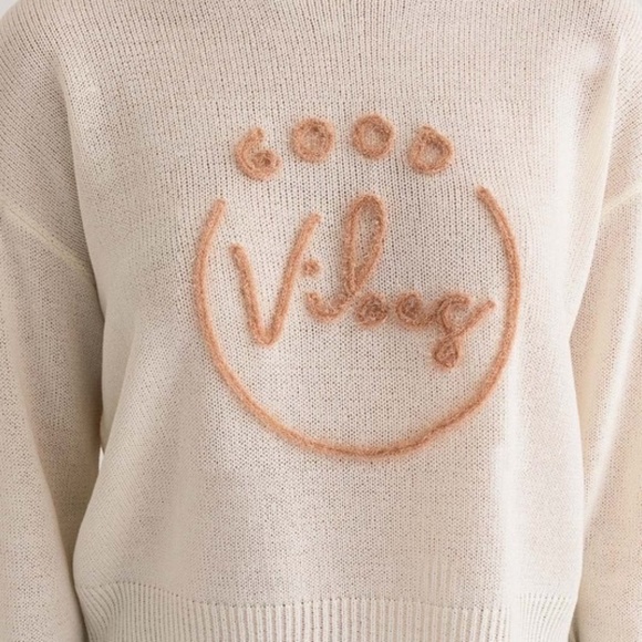 LE LISCollection GOOD VIBES Tinsel CrewNeck Knit Top NWT Small - Picture 2 of 3